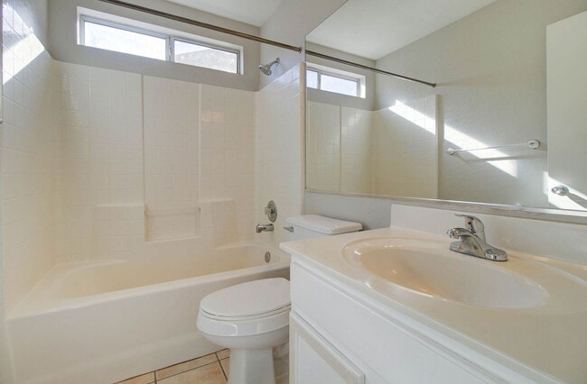 Building Photo - 2049 E San Tan Ct