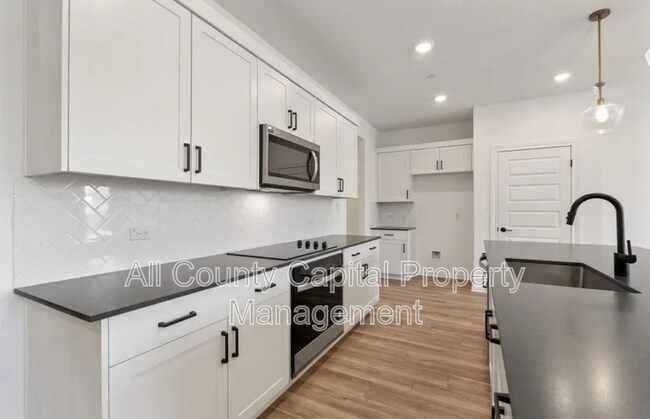 Building Photo - 2725 Woodall Dr