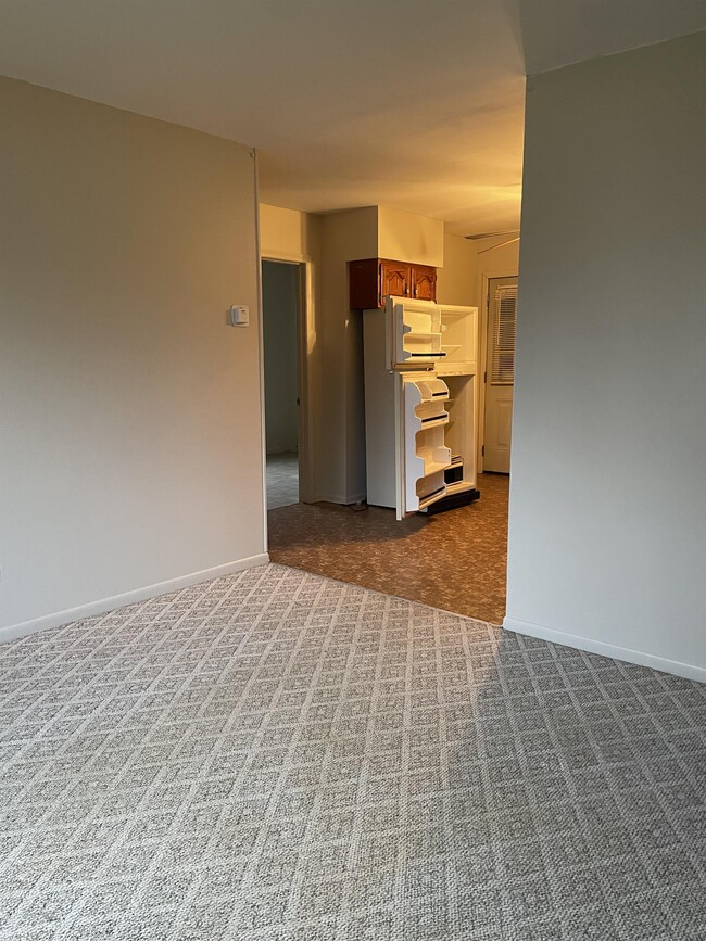 Building Photo - 128 Hoose Ct