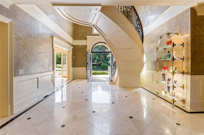 Foto del edificio - 4000 Heatherwood Way