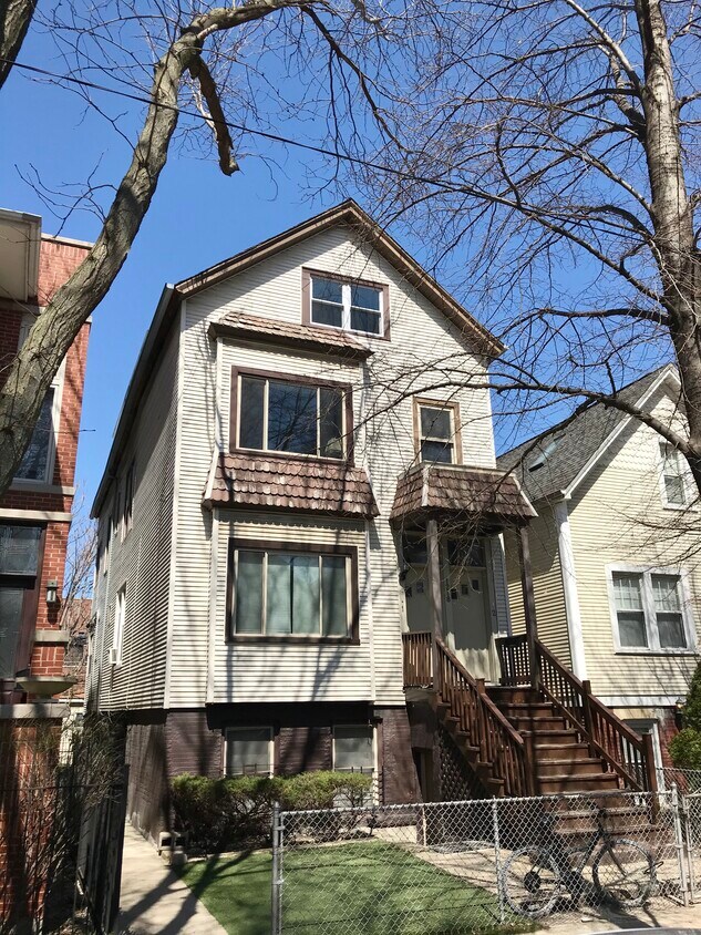Primary Photo - 1218 W George St