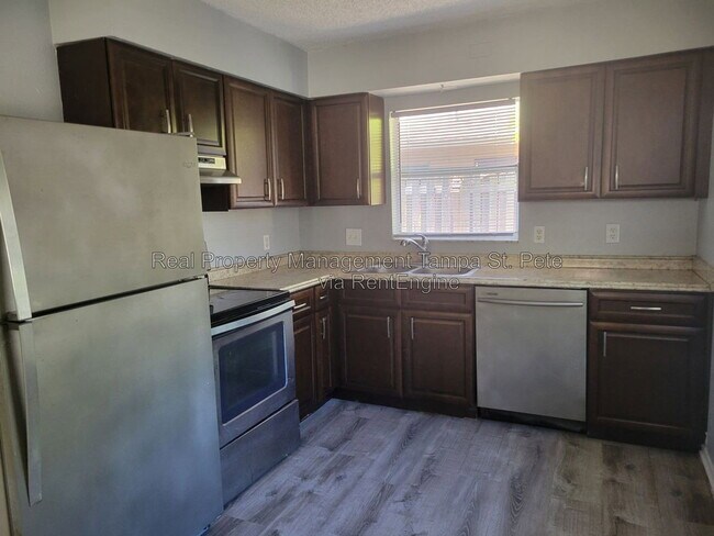 Foto del edificio - 917 Lake Palms Dr