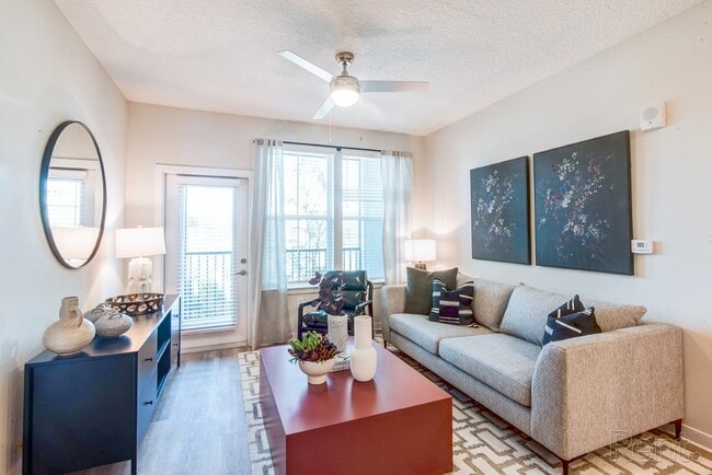 Building Photo - Tapestry Nona