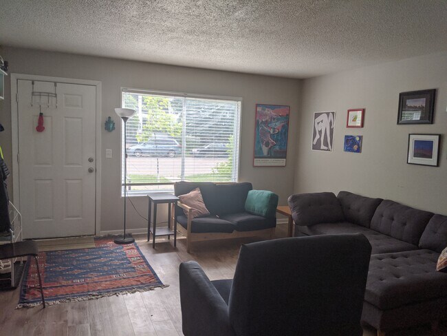 sala de estar - 2210 26th Ave S