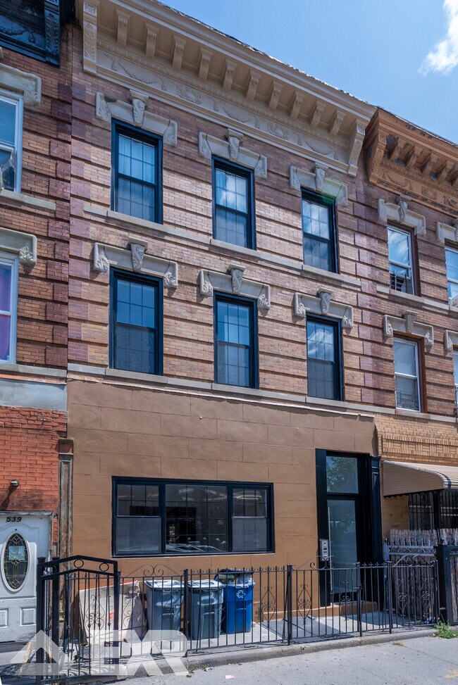 Foto del edificio - 541 Central Ave