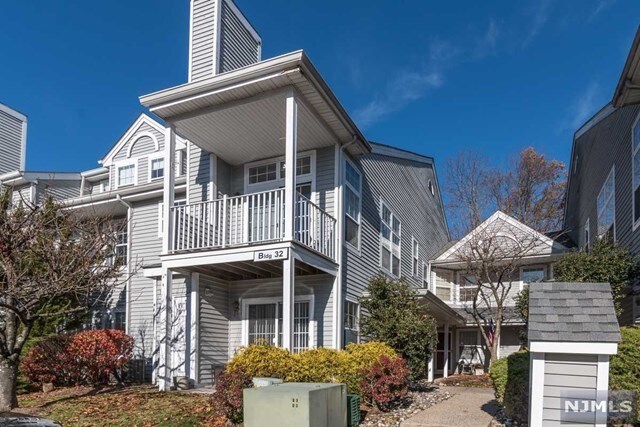 Foto principal - 1443 York St