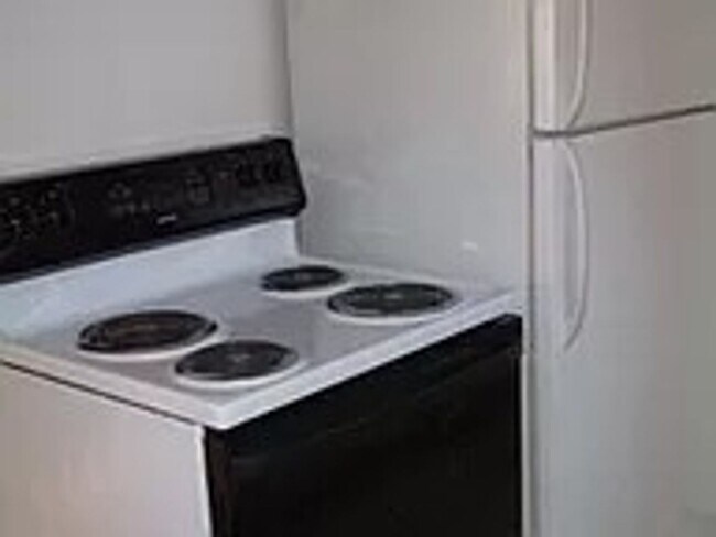 Building Photo - Beautiful 1 Bedroom- 1 bathroom