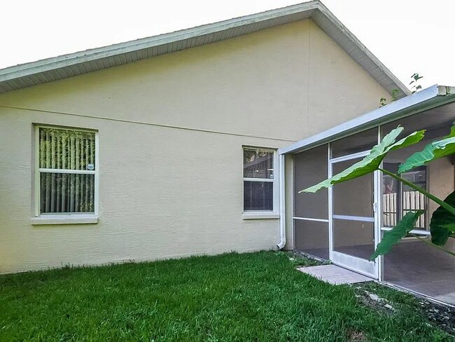 Foto del edificio - 13342 Luxbury Loop