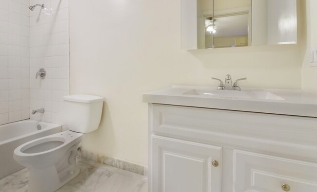 Foto del edificio - 254 W 73rd St
