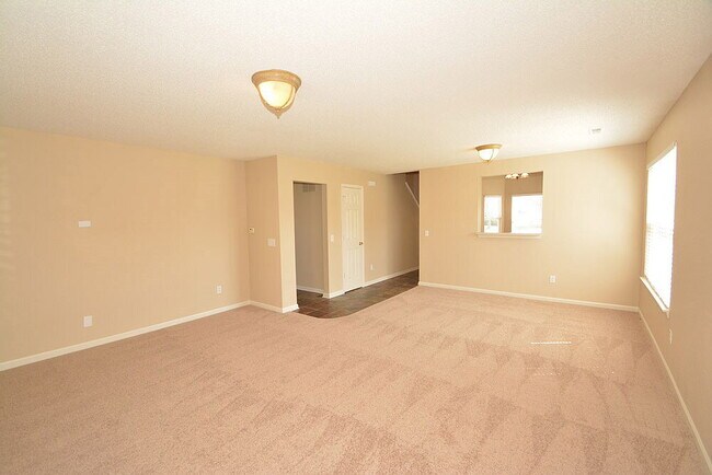 Foto del edificio - 720 Treyburn Lakes Way