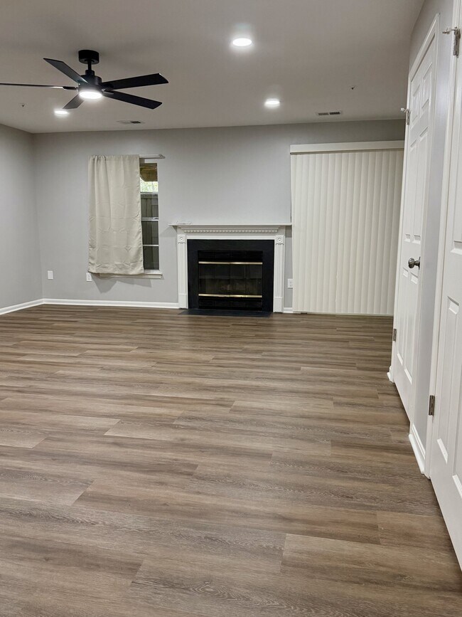 Photo - 1523 Ashburnham Dr Townhome