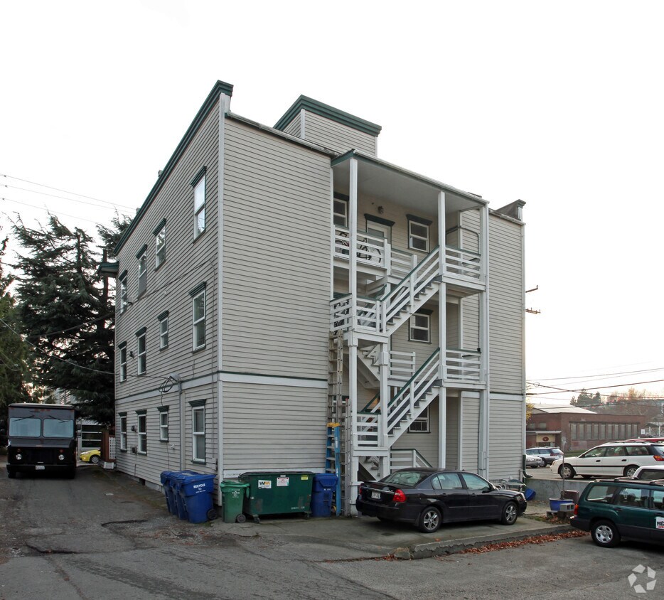Primary Photo - Stoneway Apartments