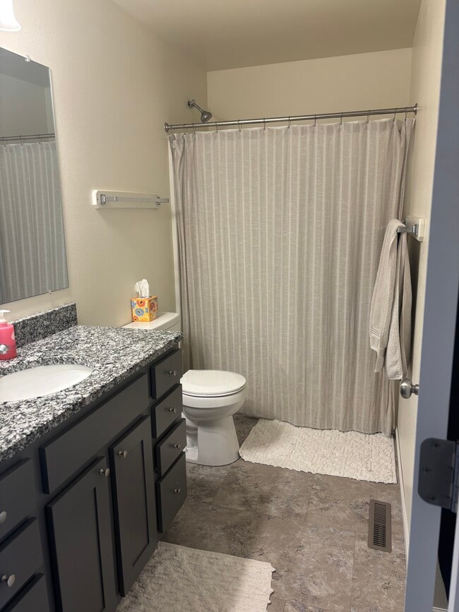 Building Photo - 304 Post Oak Dr