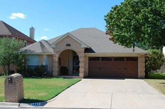 Building Photo - 7437 Steward Ln