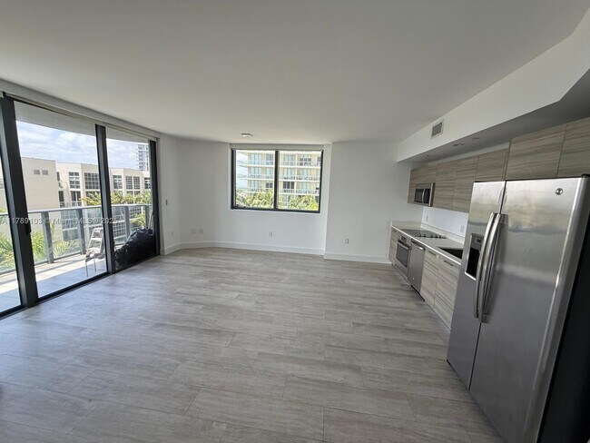 Foto del edificio - 121 NE 34th St