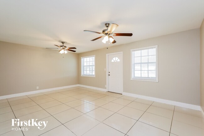 Foto del edificio - 1751 SW 38th Ave