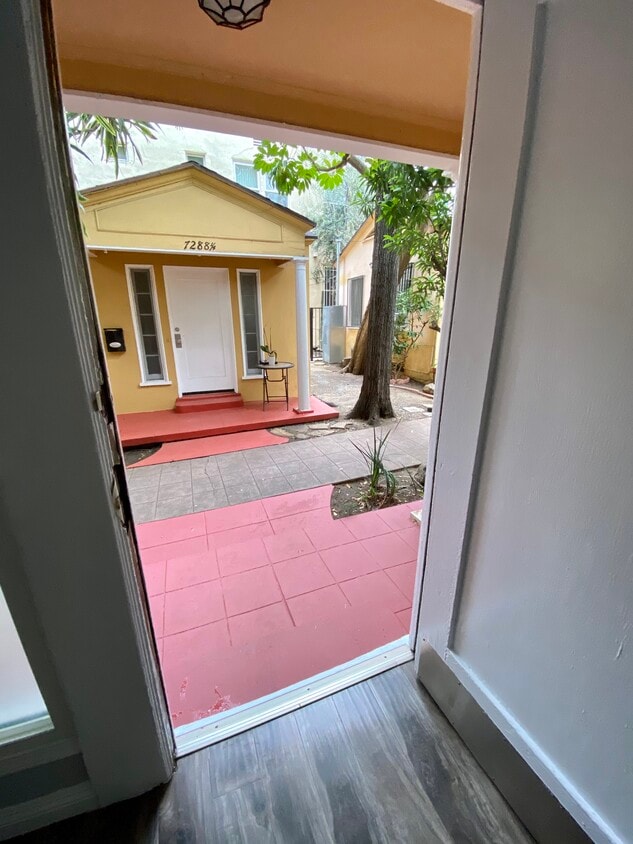 Cottage Front, Facing Courtyard - 7284 1/2 Fountain Ave