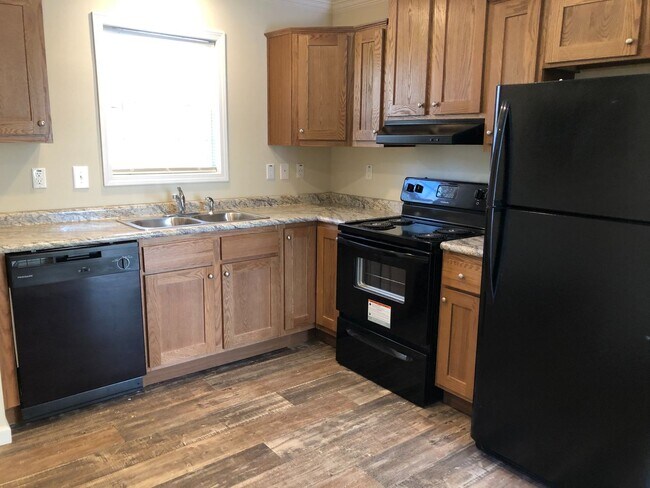 Foto del edificio - 3 Bedroom/2 Bath Duplex - Gray TN