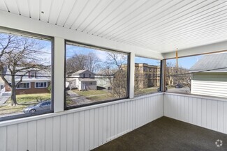 Building Photo - 125 Woodbine Ave