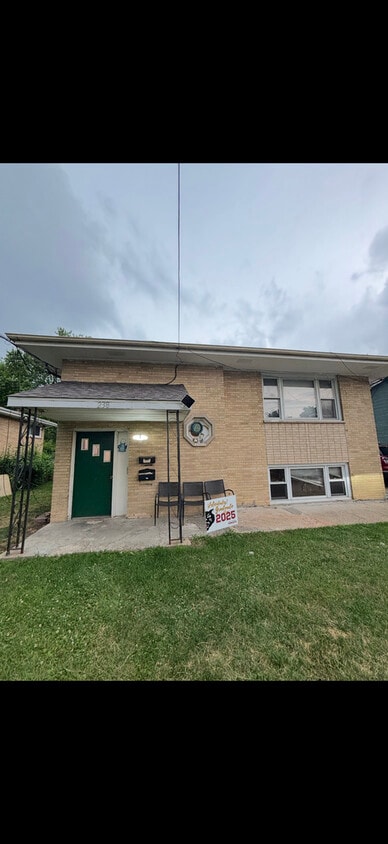 Primary Photo - 238 Trask St