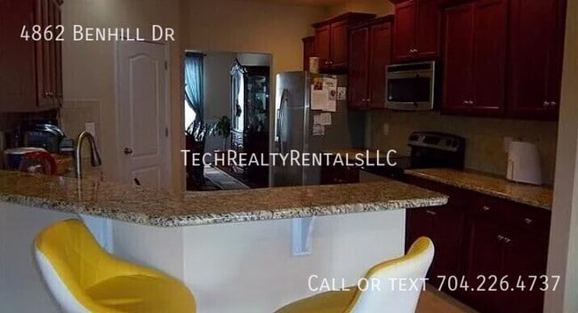 Building Photo - 4862 Benhill Dr
