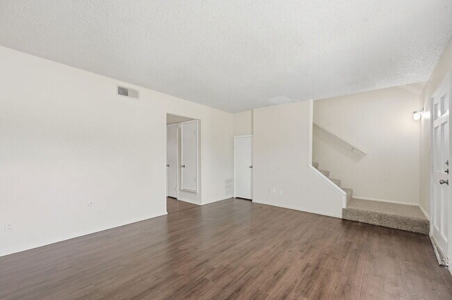 Foto del edificio - 314 Candlewood Ln