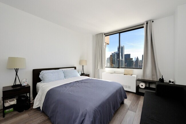 Foto del edificio - 337-339 West 48th Street-SI ID1323948P