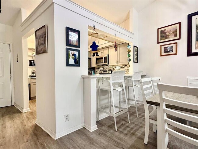 Building Photo - 10952 Roebelini Palm Ct