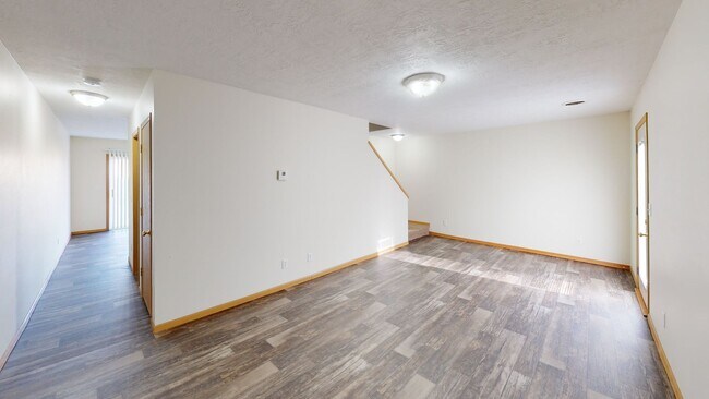 Foto del edificio - 300-306 Scott Pl