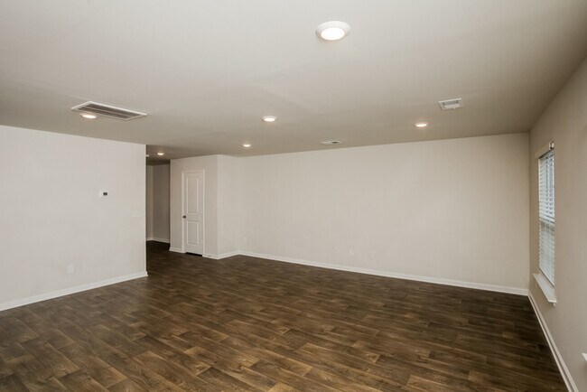 Building Photo - 1 Month Free! Ashton Lakes Neighborhood