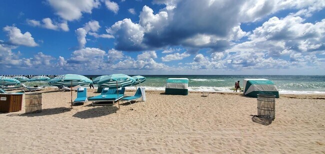 Foto del edificio - 6801 Collins Ave