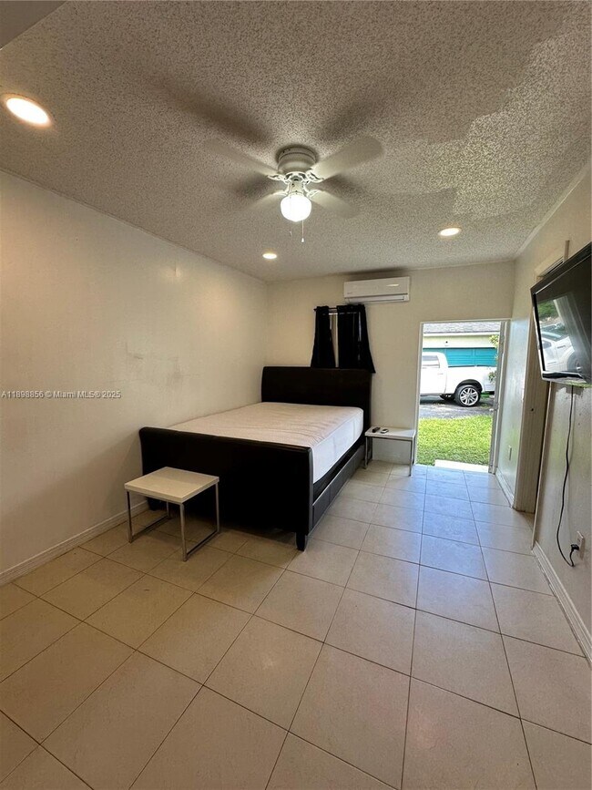 Building Photo - 11050 NW 28th St