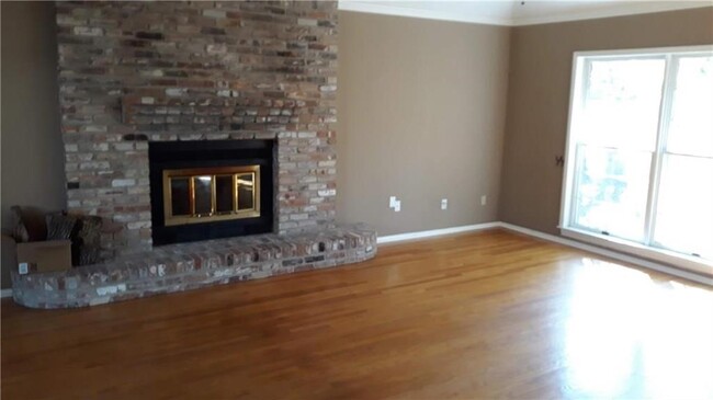 Building Photo - 1440 N Kimball Ave