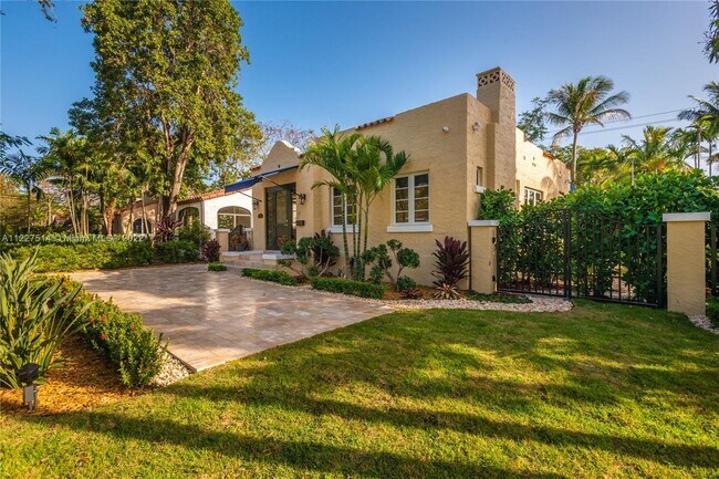 Building Photo - 808 Majorca Ave