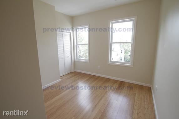 Primary Photo - 110 Chester St
