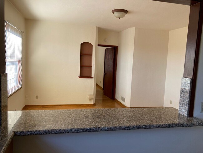 Foto del edificio - One-bedroom apartment in North Berkeley be...