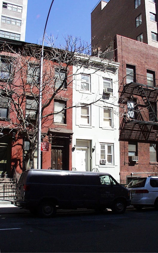 Primary Photo - 349 W 30th St