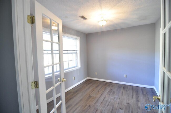 Building Photo - 1200 SE Maebeth Cir