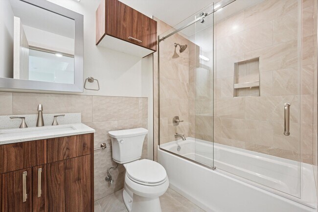 Foto del edificio - 3729 Lancaster Ave