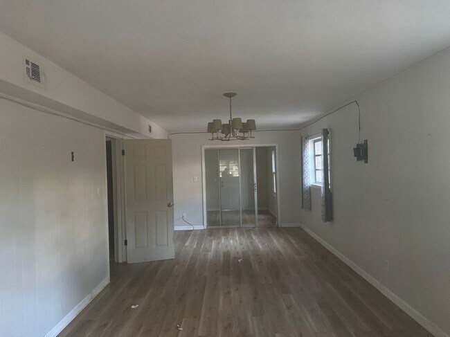 Foto del edificio - 2644 Preston Dr