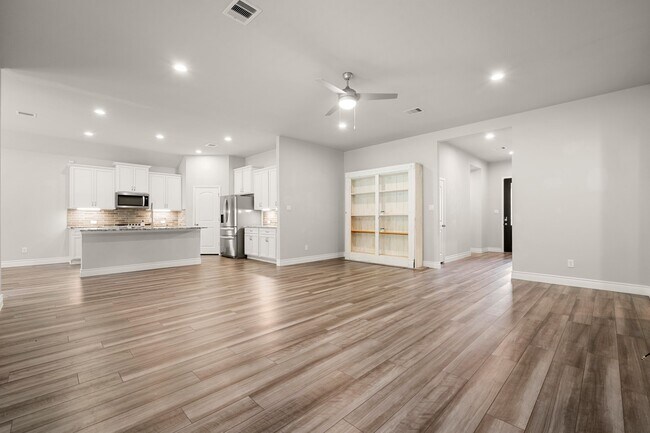 Building Photo - 31214 Raleigh Creek Dr