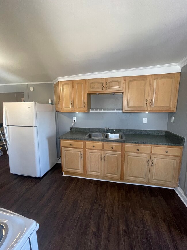 Building Photo - 128 High St