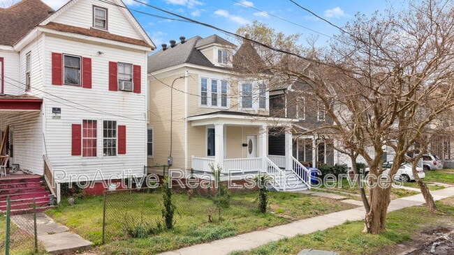 Photo - 417 W 30th St House