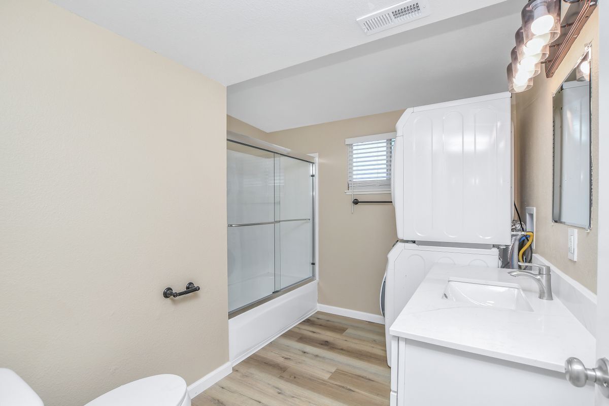 Foto del edificio - 612 W 15th St