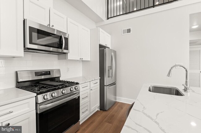 Building Photo - 1100 Bladensburg Rd NE