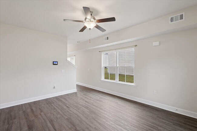 Building Photo - AVAILABLE NOW (Small Pets Only)