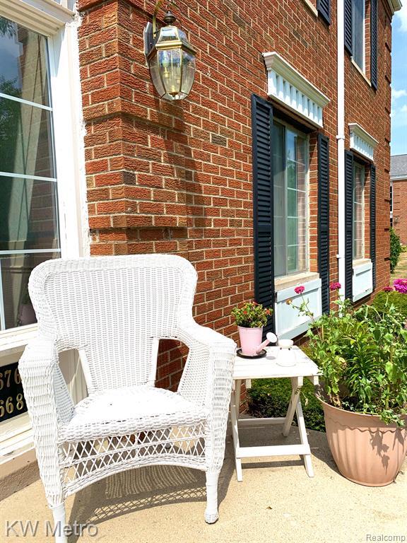 666 E Fox Hills Dr, Bloomfield Hills, MI 48304 - Condo for Rent in