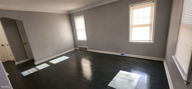 Building Photo - 4 br, 1 bath House - 1033 Shadowlawn St