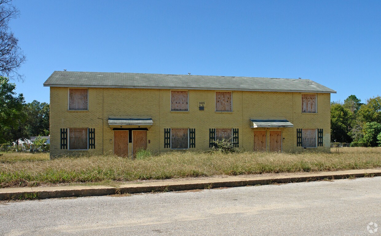 Building Photo - 3800 W Delano St