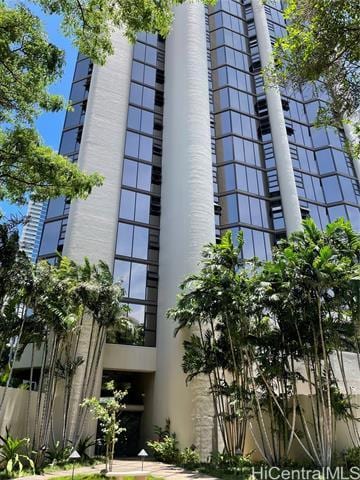 Building Photo - 930 Kaheka St